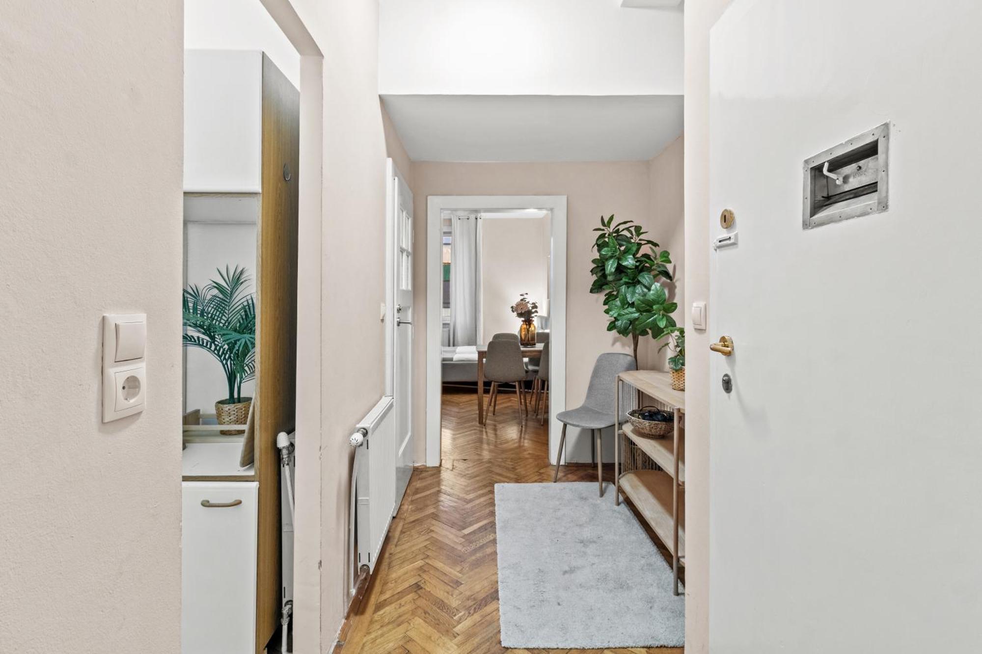 Modern Apartment, 3 Min To "U3 Neubaugasse" Vienne Extérieur photo
