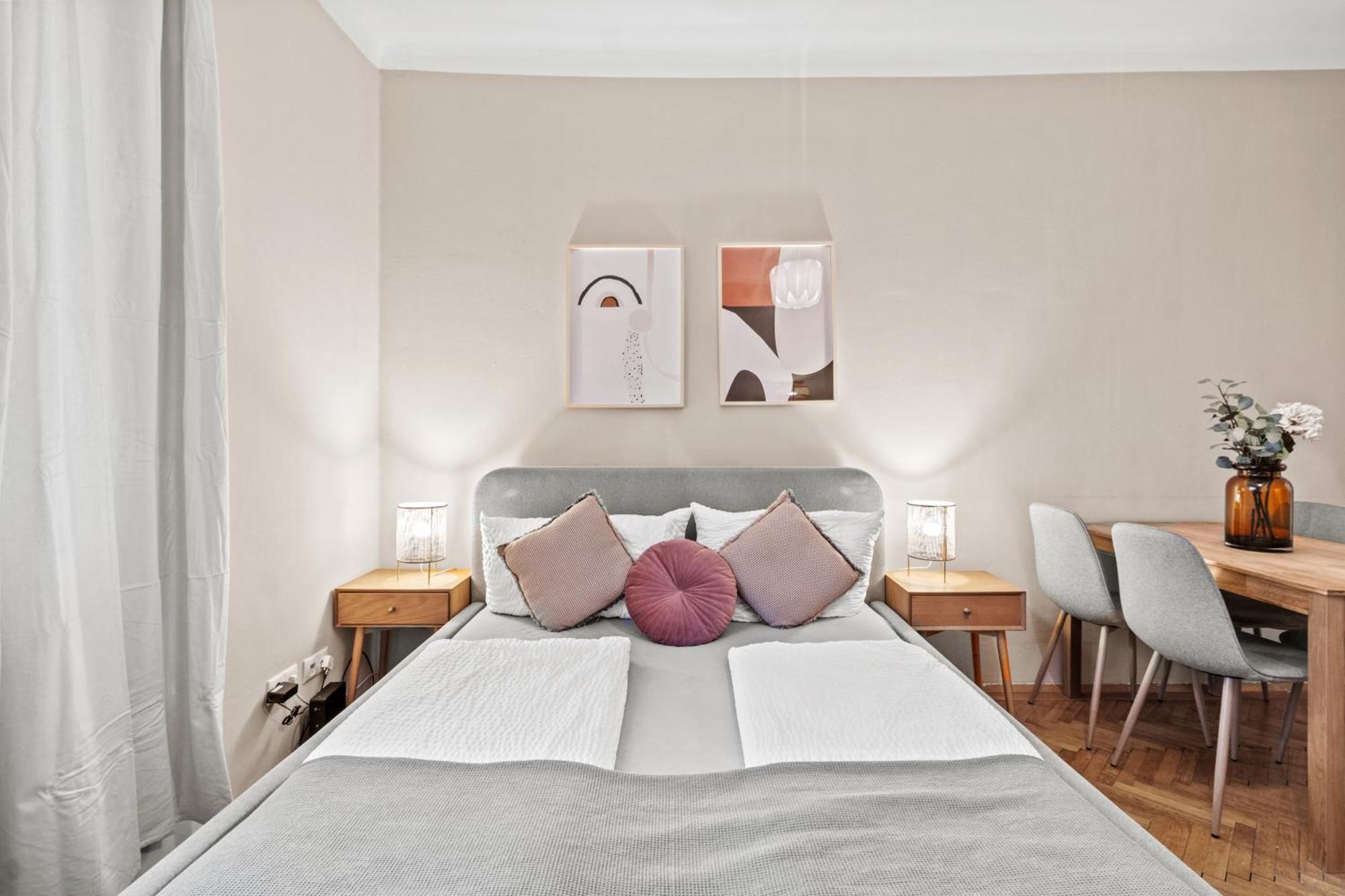 Modern Apartment, 3 Min To "U3 Neubaugasse" Vienne Extérieur photo