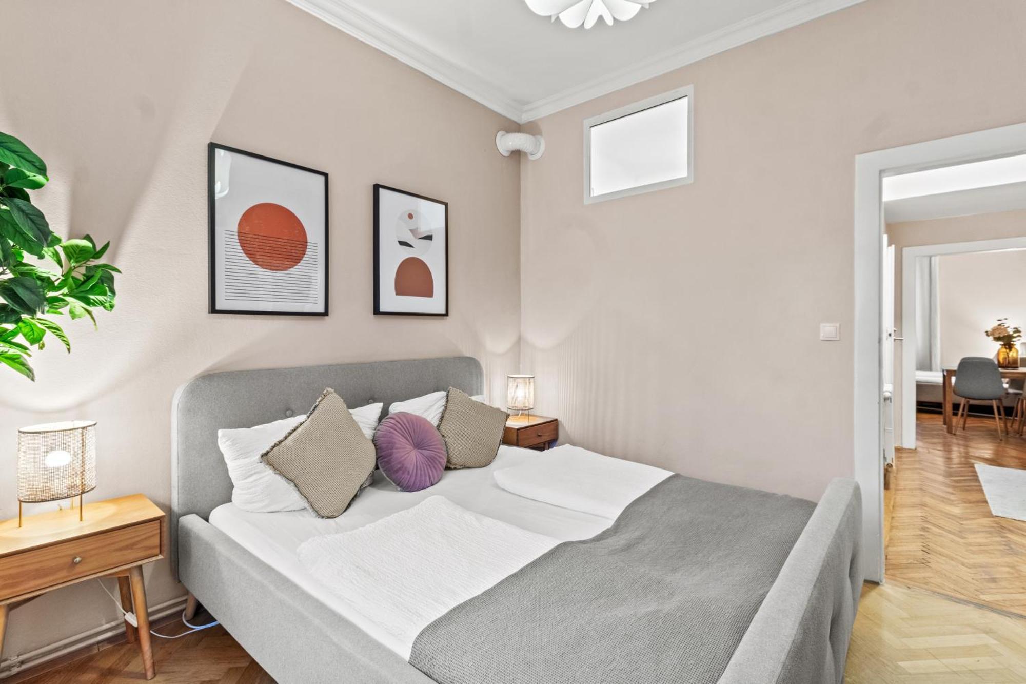 Modern Apartment, 3 Min To "U3 Neubaugasse" Vienne Extérieur photo