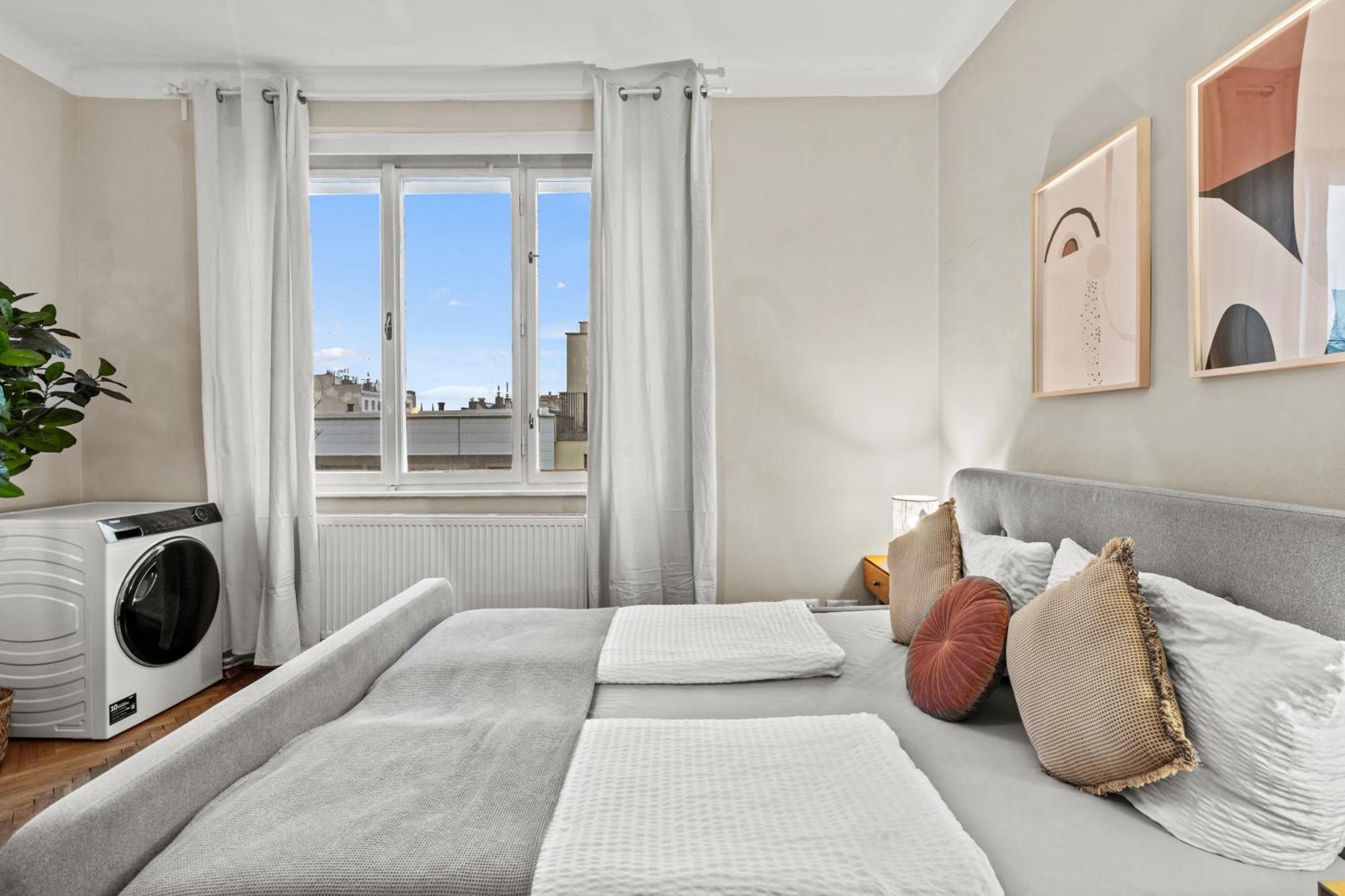Modern Apartment, 3 Min To "U3 Neubaugasse" Vienne Extérieur photo